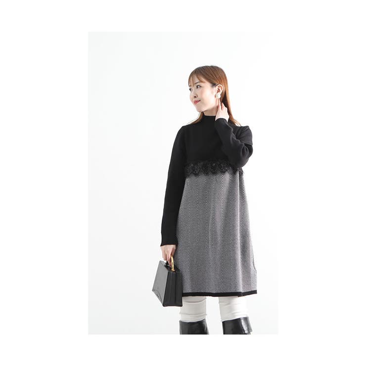 シックなモノトーンの胸元レースチュニック【10月27日20時販売新作】