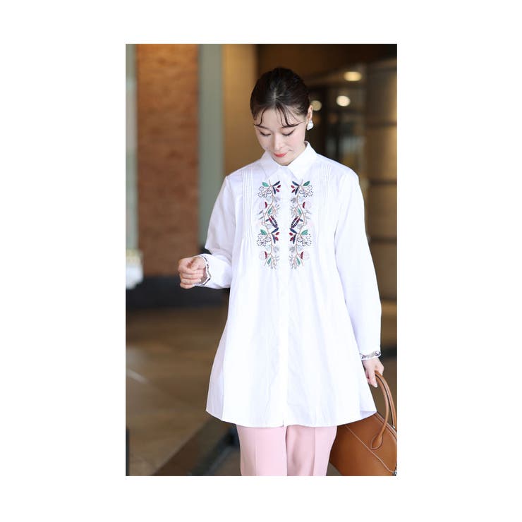 胸元に咲く色鮮やかな花刺繍シャツチュニック レディース ファッション[品番：SLMW0009210]｜Sawa a la mode（サワアラモード  ）のレディースファッション通販｜SHOPLIST（ショップリスト）