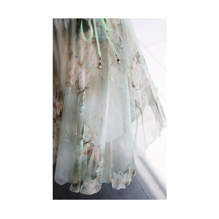 花びら浮かぶ水彩フレアロングスカート【4月5日20時販売新作】