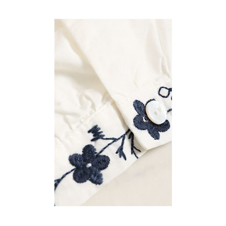 胸元に咲く小花刺繍のふんわり袖コットンブラウス レディース