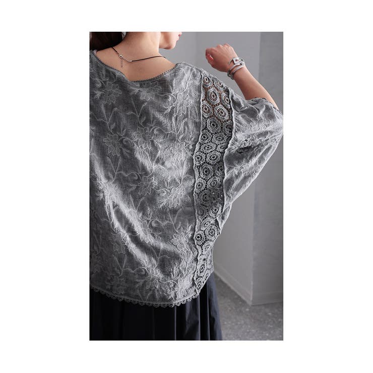 浮かび上がる花刺繍Ｖネックドルマンブラウス ブラウス シャツ | Sawa a la mode | 詳細画像14 