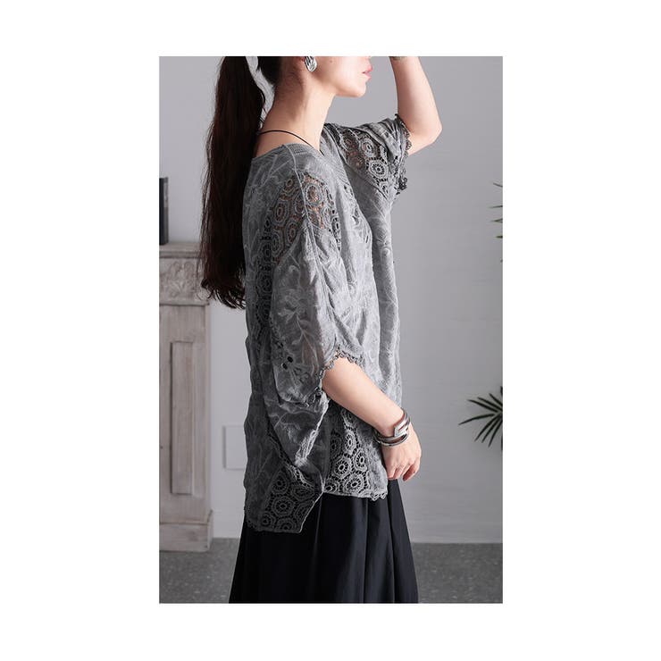 浮かび上がる花刺繍Ｖネックドルマンブラウス ブラウス シャツ | Sawa a la mode | 詳細画像17 