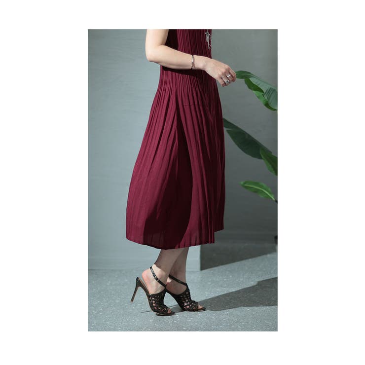 コーデの幅が広がるプリーツワンピース レディース ノースリーブ[品番