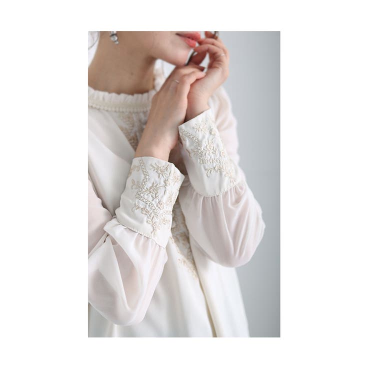 気品溢れる刺繍が目を惹くシフォンシャツブラウス レディース ファッション | Sawa a la mode | 詳細画像6 