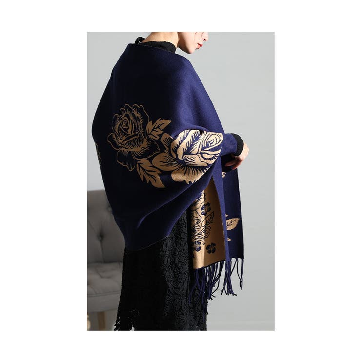 大輪の薔薇を着飾るスリーブ付きニットストール【12月14日20時販売新作】