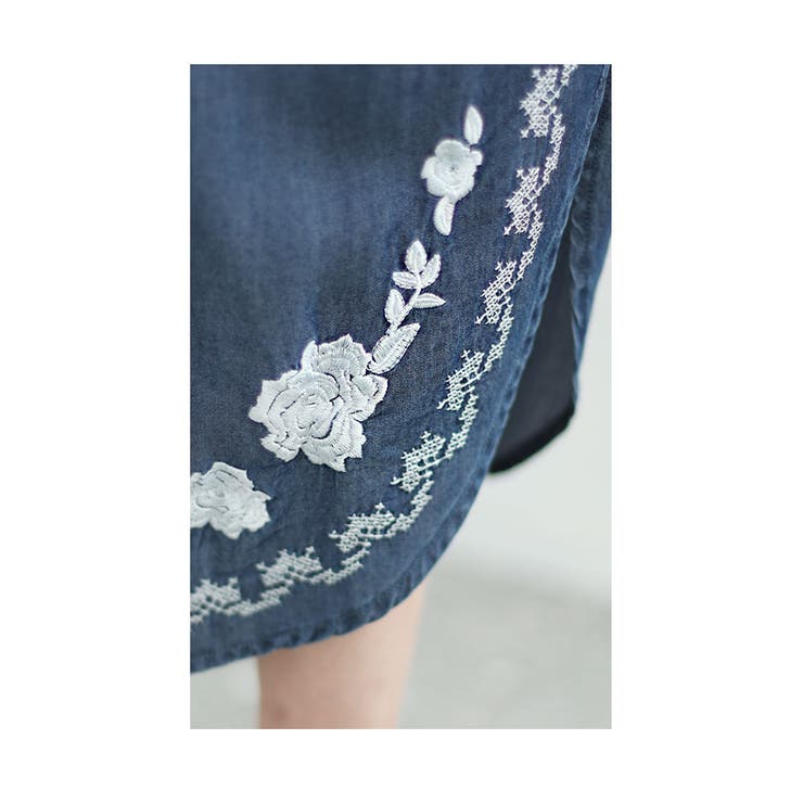 バラ刺繍★クロップドデニムジャケット&ジーンズ★送料込価格！ バラ刺繍☆クロップドデニムジャケット&ジーンズ☆送料込価格！