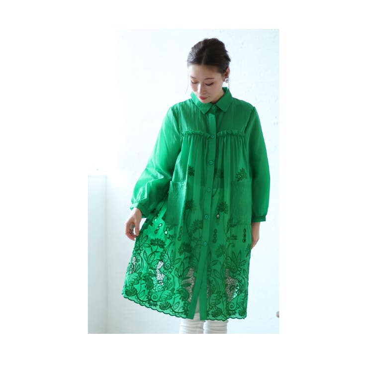 透かし刺繍の草花が咲く艶やかシャツチュニック レディース