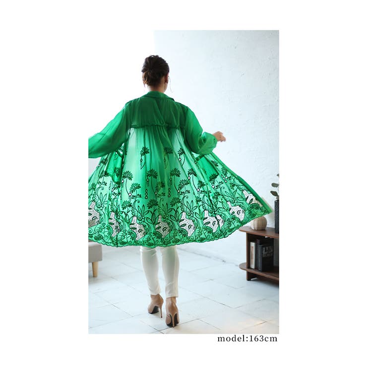 透かし刺繍の草花が咲く艶やかシャツチュニック レディース
