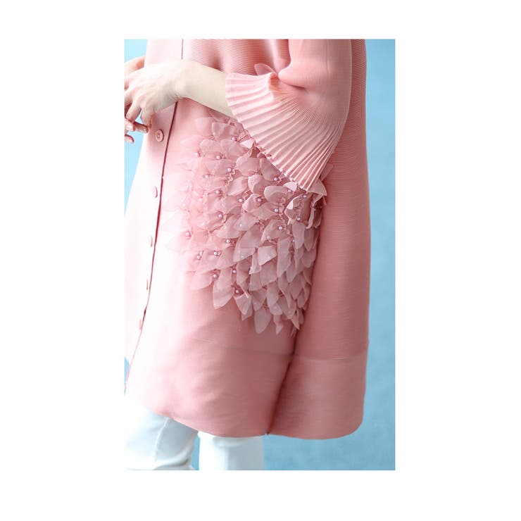 立体花びらに魅了されるプリーツジャケット【3月9日20時販売新作】