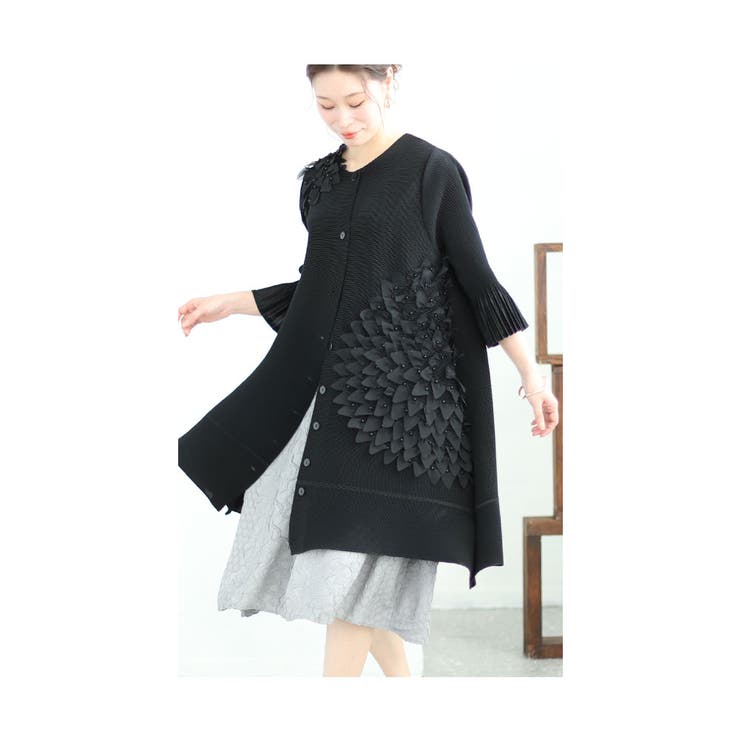 立体花びらに魅了されるプリーツジャケット【3月9日20時販売新作】