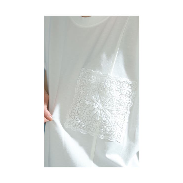 拘り感じる可憐な刺繍胸ポケットレースカットソー【4月4日20時販売新作】