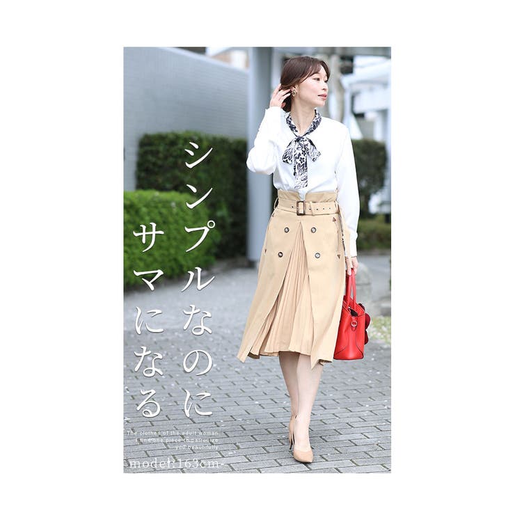 モノクロ×ボタニカルがお洒落なボウタイシャツブラウス