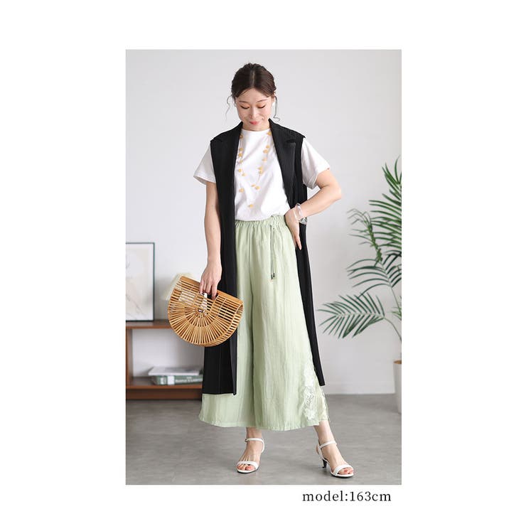 裾に咲く花刺繍の涼しげゆったりワイドパンツ【5月11日20時販売新作】