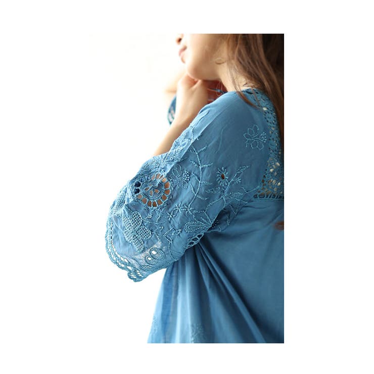 浮き咲く花刺繍レースの艶やかシャツブラウス【6月1日20時販売新作】