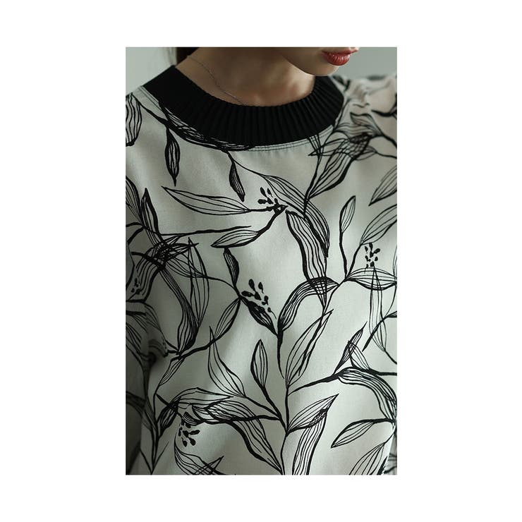 品ある大人の華やぎリーフ柄シアートップス【9月9日20時販売新作】