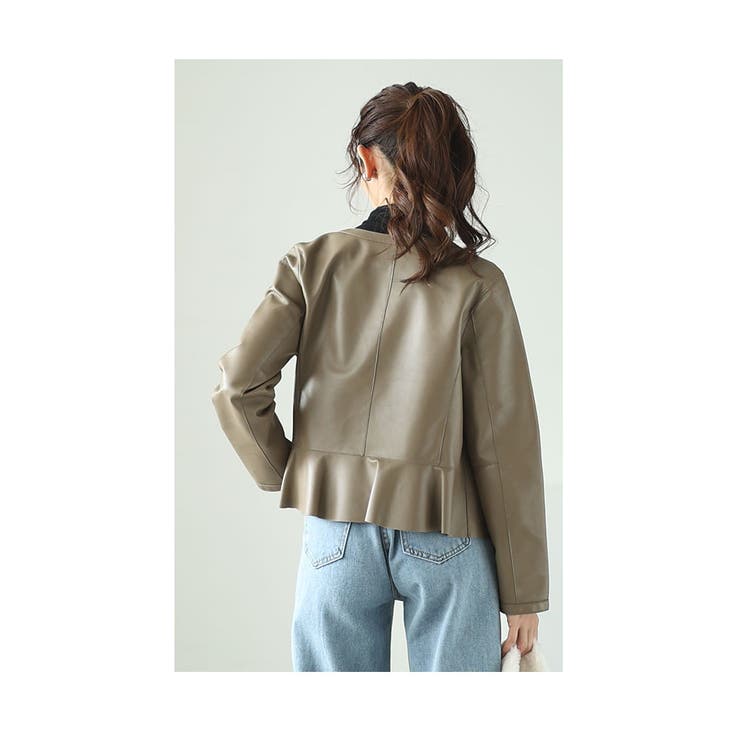 リバーシブルで使えるラムレザーノーカラージャケット