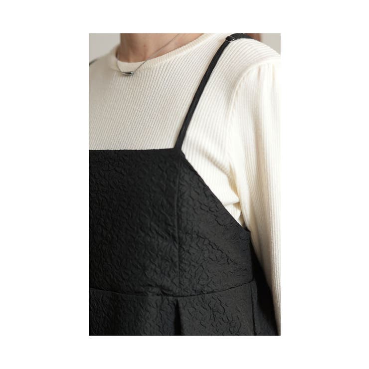 ドラマティックな小花エンボスワンピース【12月5日20時販売新作】