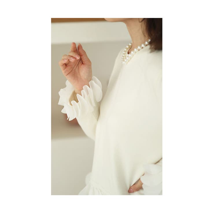 花びらフリルが揺れる綺麗めトップス【12月14日20時販売新作】