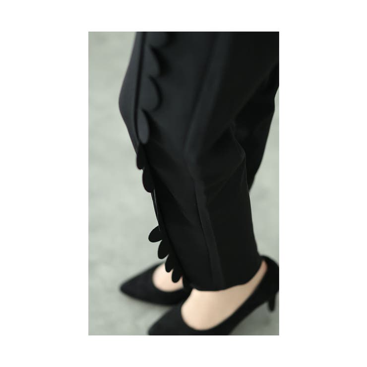 美脚をつくるスカラップラインテーパードパンツ【1月4日20時販売新作】