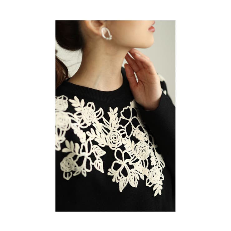 胸元に咲く花刺繍のニットトップス【1月15日20時販売新作】