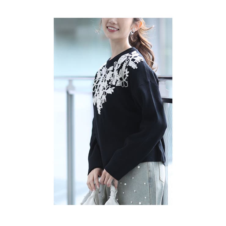 胸元に咲く花刺繍のニットトップス【1月15日20時販売新作】
