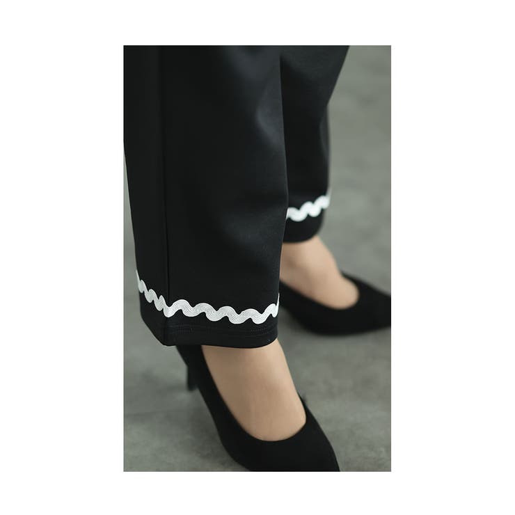 モードを感じる裾螺旋デザインのストレートパンツ【2月1日20時販売新作】
