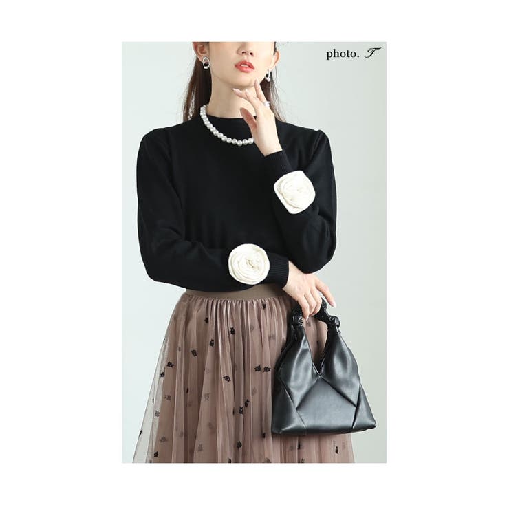 手元に華を添えるフラワーモチーフスリーブニットトップス レディース ファッション | Sawa a la mode | 詳細画像3 