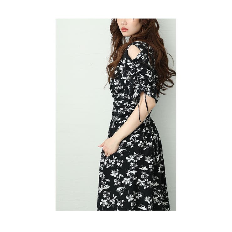肩あきリボンスリーブの花柄カシュクールワンピース【3月1日20時販売新作】