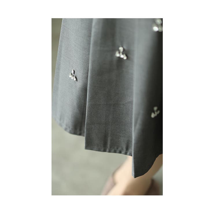 クリスタルビジューが輝く高貴なミディ丈プリーツスカート レディース ファッション | Sawa a la mode | 詳細画像17 