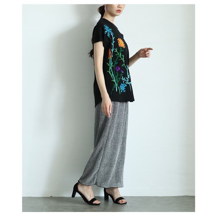 花を添えたインド手刺繍フリルトップス【4月26日20時販売新作】