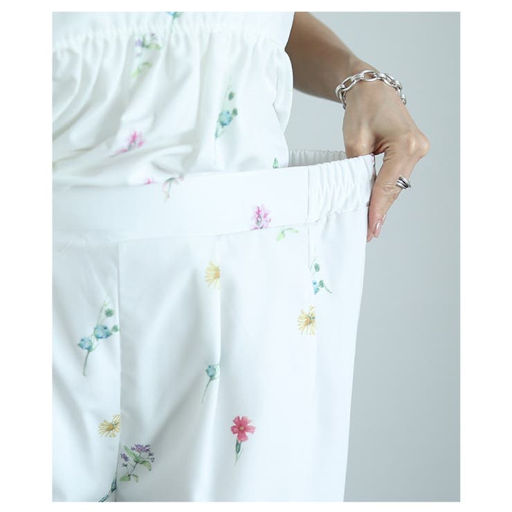 爽やかな甘さ引き立つ花柄セミワイドストレートパンツ【6月12日20時販売新作】