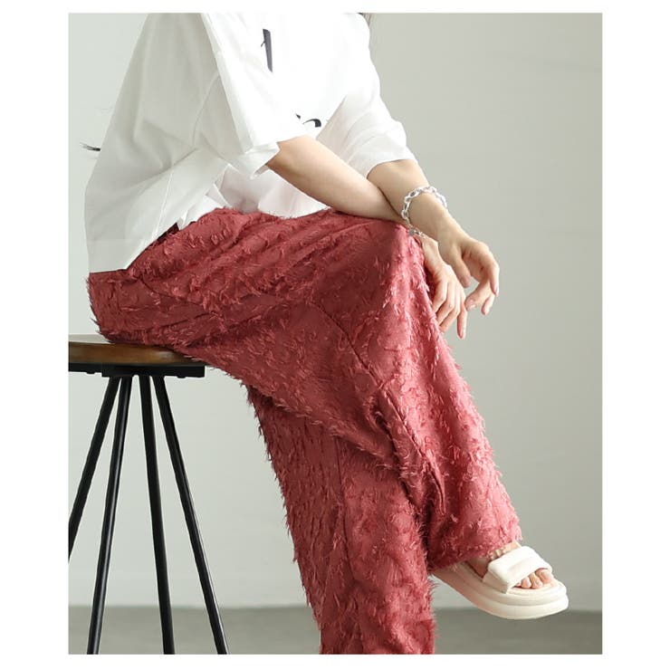 大人エレガンス×リラクシーで魅了するフリンジジャガードタックパンツ