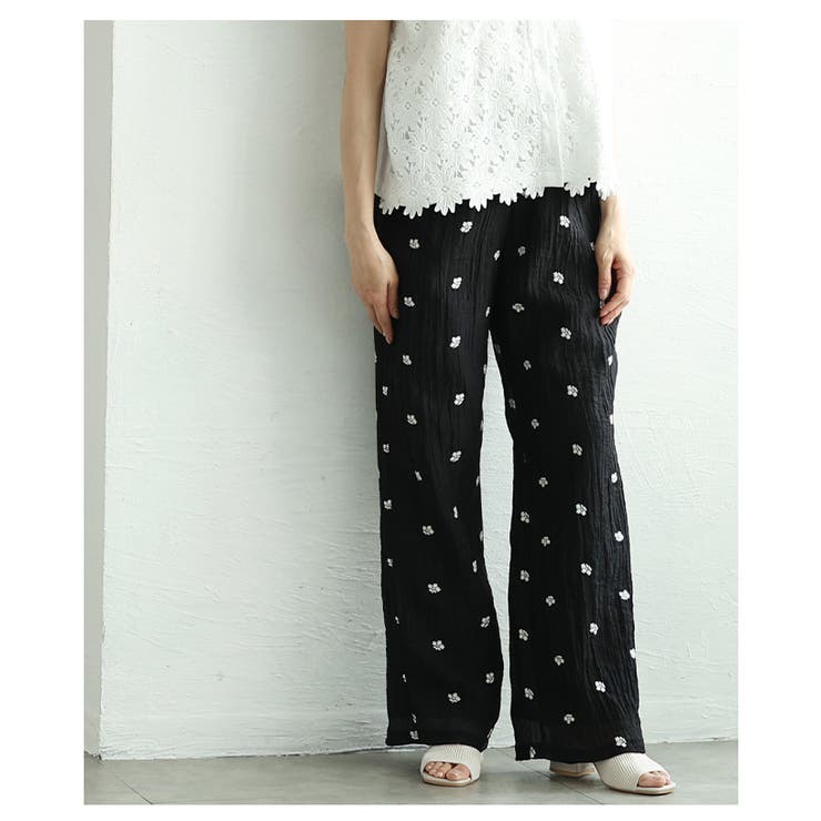 涼し気な風合いと甘さを添えた花柄ドット刺繍楊柳ロングパンツ レディース | Sawa a la mode | 詳細画像2 