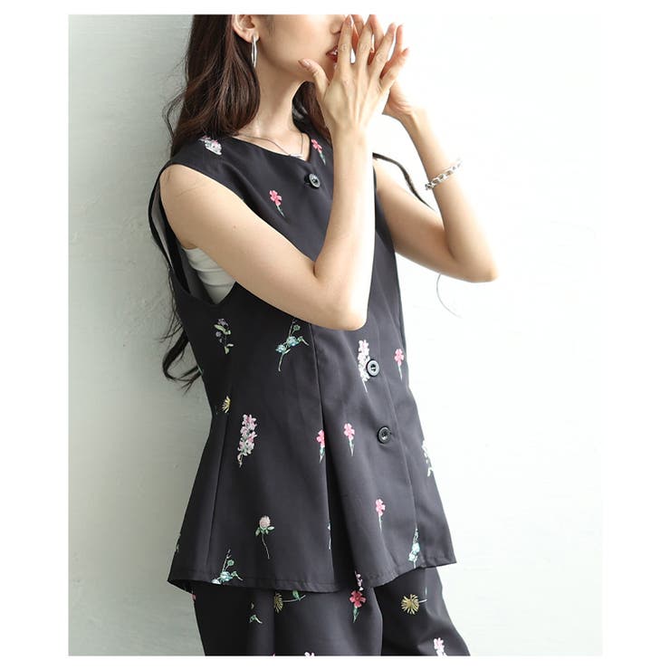 爽やかな甘さ引き立つ花柄ペプラムフレアノースリーブトップス レディース ファッシ… | Sawa a la mode | 詳細画像5 