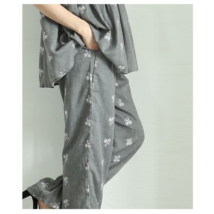 華やかさと品を兼ね備えたミニフラワー刺繍のセミワイドパンツ レディース ファッシ… | Sawa a la mode | 詳細画像15 