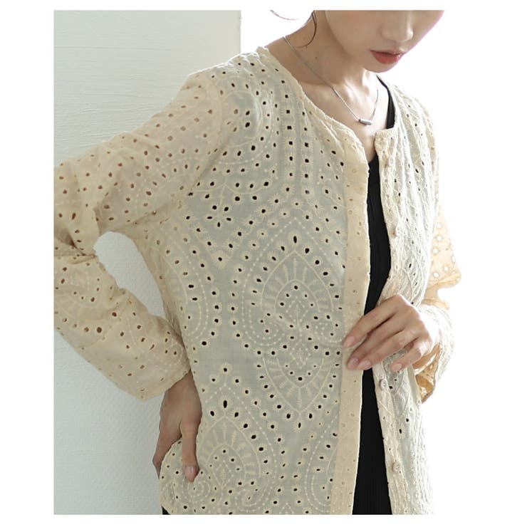 刺繍で描いたエアリーな風合いを纏うコットンブラウス レディース ファッション | Sawa a la mode | 詳細画像18 