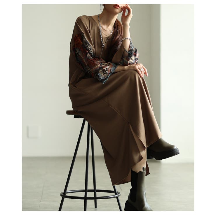 ドラマティックに彩るスリーブ刺繍Vネックワンピース レディース ファッション | Sawa a la mode | 詳細画像18 