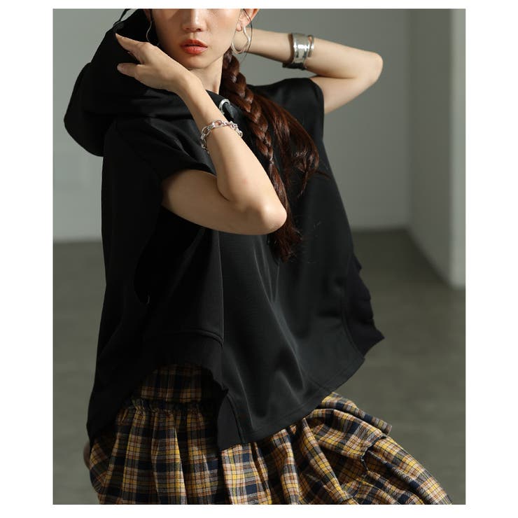 後ろ姿もお洒落に見せるアシンメトリードルマンバックZIPパーカー