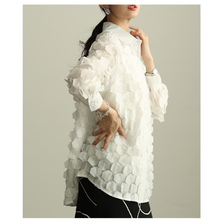 ひらりと揺れる立体ハニカムシアーシャツ レディース ファッション | Sawa a la mode | 詳細画像4 