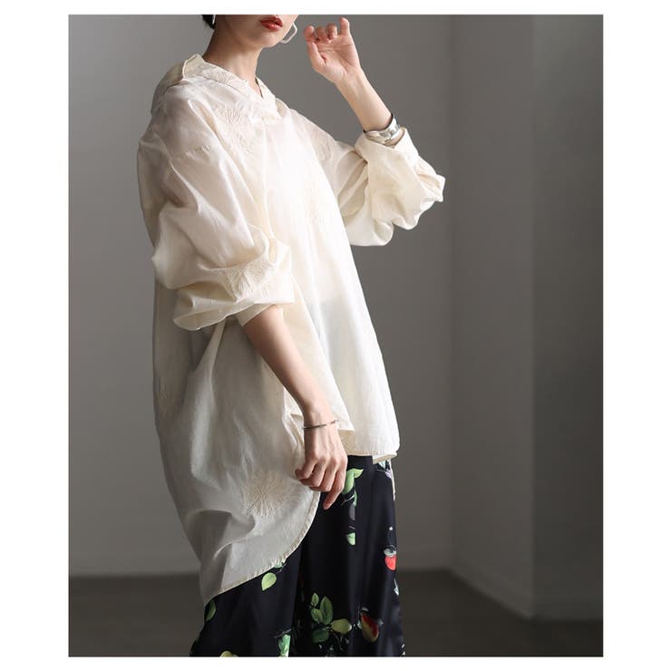 さり気ない甘さ漂う花柄刺繍スキッパーチュニックシャツ レディース ファッション | Sawa a la mode | 詳細画像17 