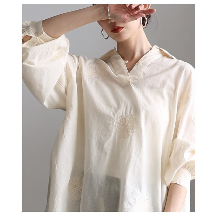 さり気ない甘さ漂う花柄刺繍スキッパーチュニックシャツ レディース ファッション | Sawa a la mode | 詳細画像18 