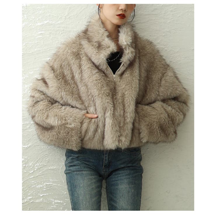 ベージュ | リッチな存在感を与えるフェイクファーショート丈ジャケット レディース ファッション | Sawa a la mode