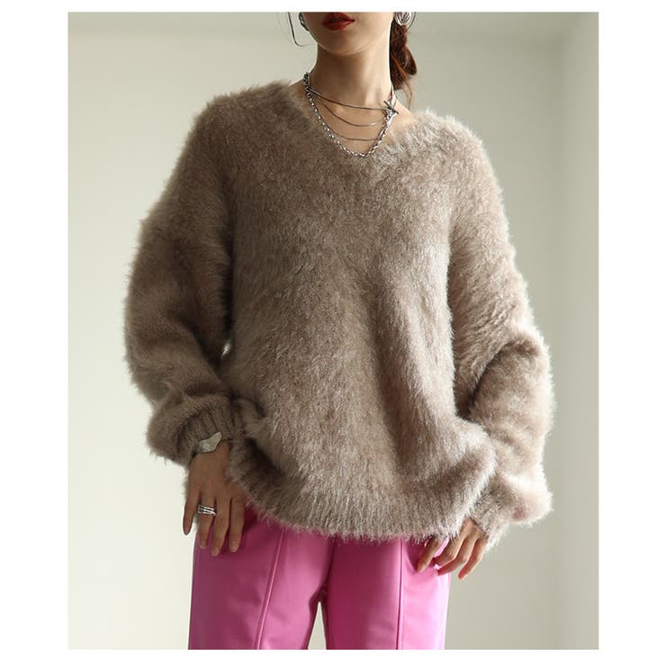 グレージュ | ふんわり心地よいネコヤーンVネックニットプルオーバー レディース ファッション | Sawa a la mode