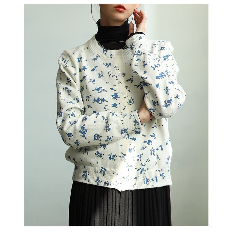 ホワイト | 愛らしさ感じるフラワープリントニットカーディガン レディース ファッション | Sawa a la mode