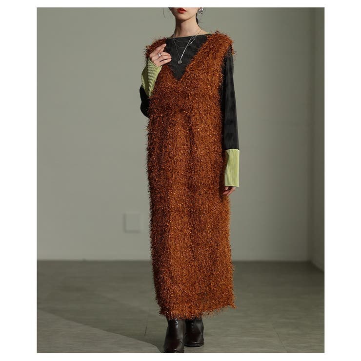 ブラウン | 主役級の華やかさ纏うフェザーニットVネックジャンパースカート レディース | Sawa a la mode