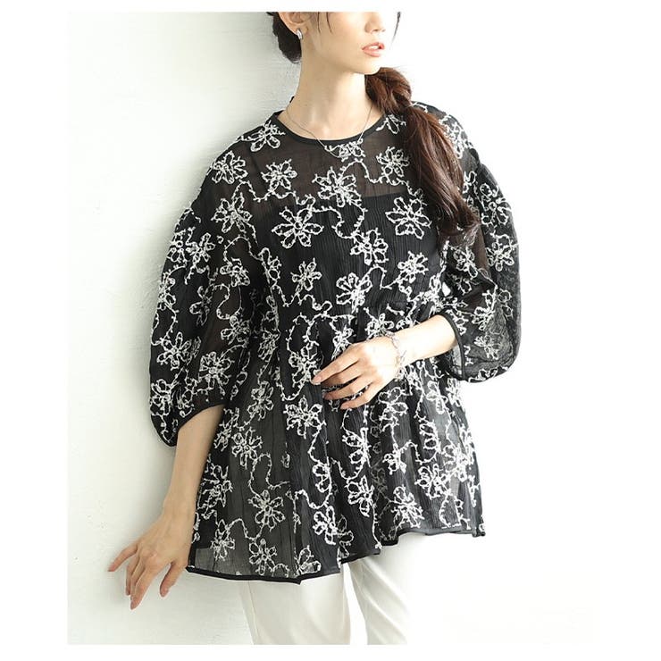 ブラック | 可憐な抜け感纏うフリンジ風花柄刺繍パフスリーブペプラムシアートップス レディース… | Sawa a la mode