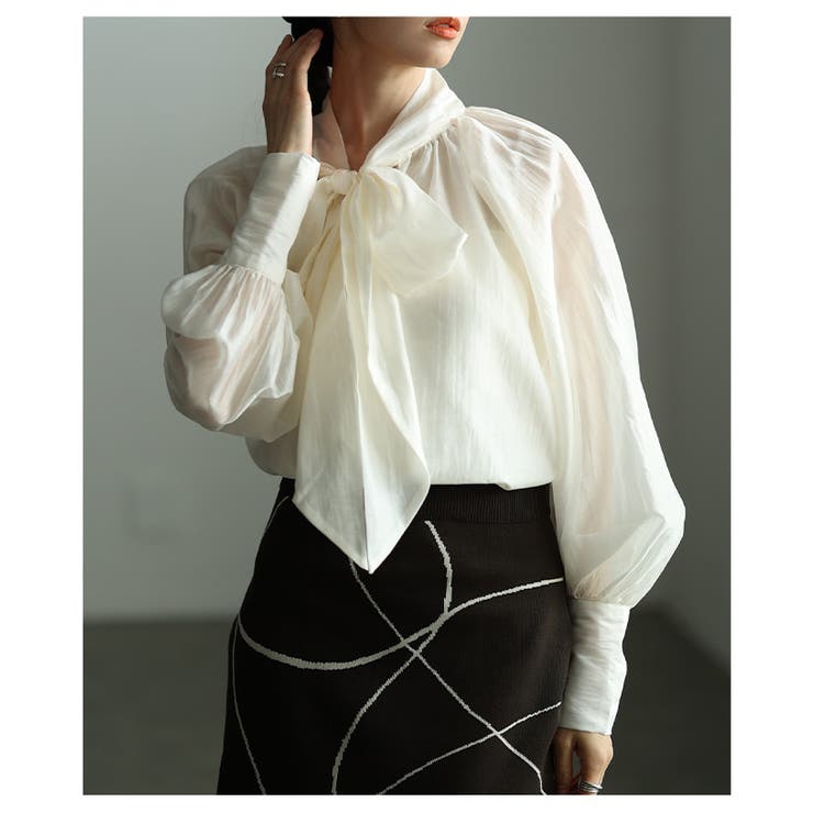 ホワイト | 空気を纏う軽やかなリボンタイボリューム袖シアーブラウス レディース ファッション | Sawa a la mode