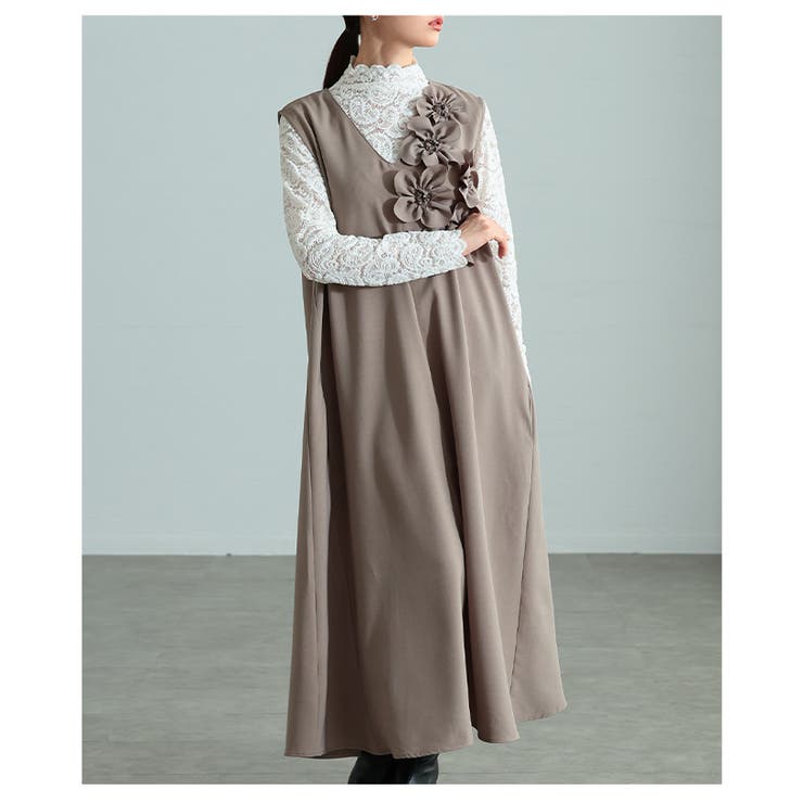 ベージュ | 女心くすぐる立体花モチーフVネックジャンパースカート レディース ファッション | Sawa a la mode