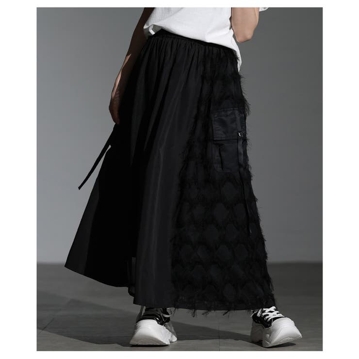 ブラック | 遊び心溢れる異素材ドッキングフレアカーゴスカート レディース ファッション | Sawa a la mode