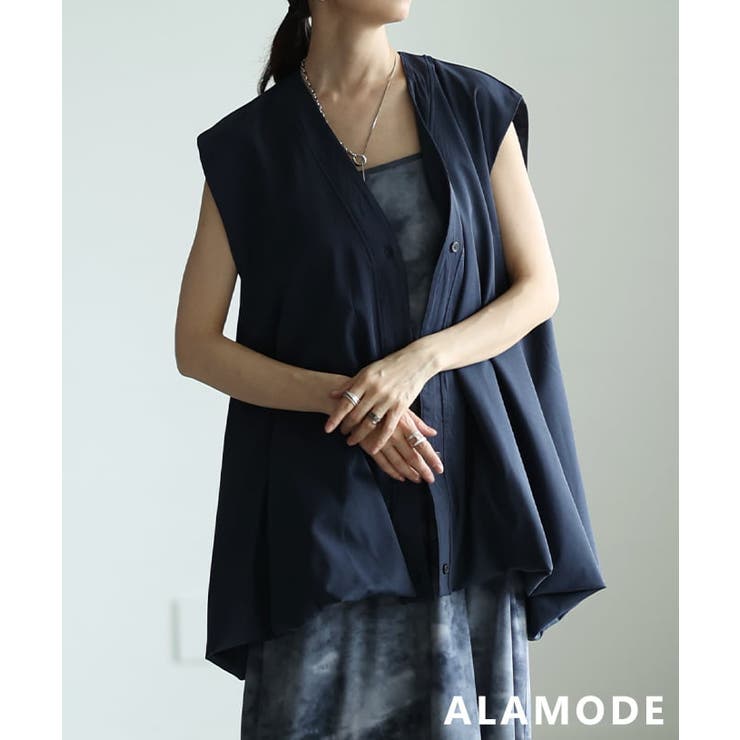ネイビー | 立体シルエットで美しく魅せるバルーンヘムデザインベスト レディース ベスト | Sawa a la mode